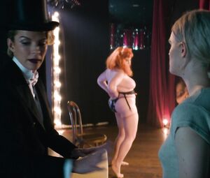 Geena Davis nude - Glow s03e09 (2019)