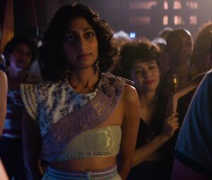 Geena Davis nude - Glow s03e09 (2019)