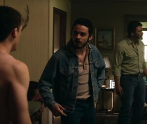 Leila George, Emily Deschanel nude - Animal Kingdom s04e07 (2019)