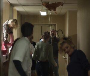 Noemie Schmidt, Gitte Witt, Fleur Geffrier nude - A l'interieur s01e01-02 (2019)