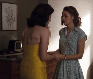 Luise Heyer, Antje Traue nude - Dark s02e03 (2019)