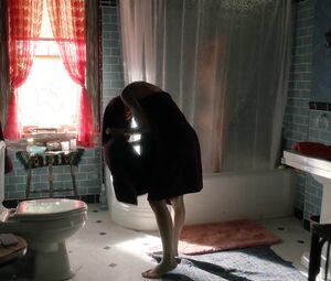 Mishel Prada, Maria-Elena Laas nude - Vida s02e02 (2019)