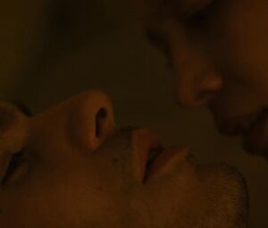 Paula Beer nude - Le chant du loup (2019)