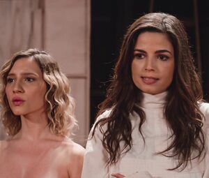 Lorena Comparato nude - Samantha! s02e05 (2019)