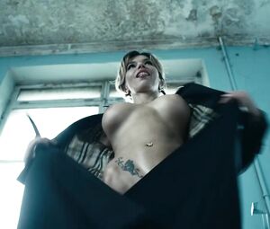 Full Frontal Nude of Russian Series "Metod"