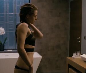 Best Celebs Scenes with naked Kristen Stewart of the movie "Personal Shopper"