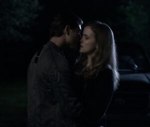 Nude Willa Fitzgerald - Scream s01e05 (2015)