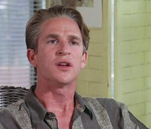 Bush scene with Sexy Julianne Moore - Short Cuts (1993)