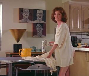 Bush scene with Sexy Julianne Moore - Short Cuts (1993)