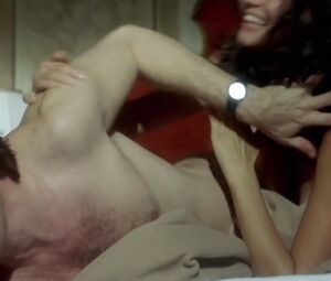 Toplesss Stephanie Pasterkamp - Le grand appartement (2006)