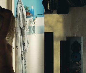 Topless Virginie Ledoyen - Heroines (1997)