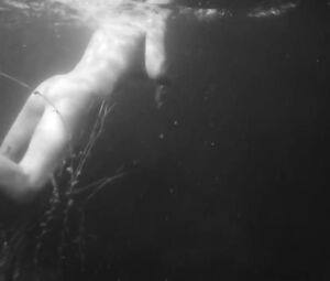 Naked Aglaia Shilovskaya - Ke-Dy (2016)
