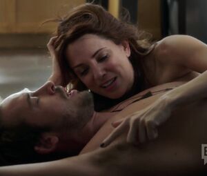 Sex Celebs: Alanna Ubach - Girlfriends Guide to Divorce (2017)