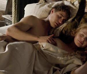 Nude Celebs Rebecca Ferguson - The White Queen s01e01 (2013)