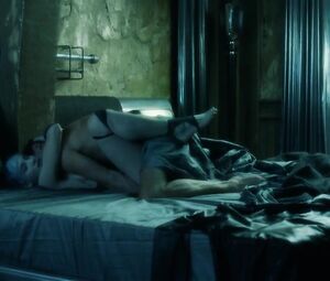 Topless Linda Hardy - Immortel ad vitam (2004)