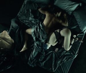 Topless Linda Hardy - Immortel ad vitam (2004)