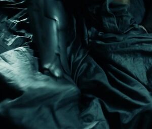 Topless Linda Hardy - Immortel ad vitam (2004)