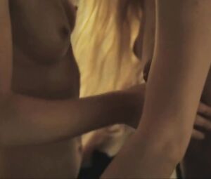Naked Agnieszka Podsiadlik, Pheline Roggan from Sex Scenes - Jak calkowicie zniknac (2014)