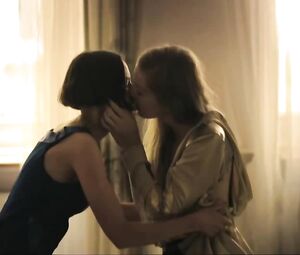 Naked Agnieszka Podsiadlik, Pheline Roggan from Sex Scenes - Jak calkowicie zniknac (2014)