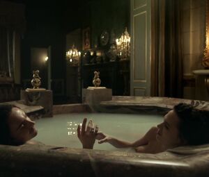 Pregnant Sex Anna Brewster - Versailles s02e01 (2017)