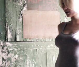 Hot! Hot! Naked Blond