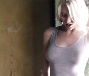 Hot! Hot! Naked Blond