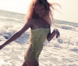 Nude Art - Girl on the Beach