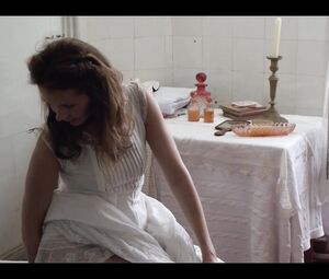 Naked Georgia Scalliet, Elsa Lepoivre, Florence Viala - Les Trois Soeurs (2015)