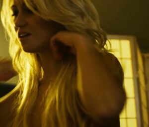 Naked Chelsey Reist & Sharon Hinnendael - Embrace of the Vampire (2013)