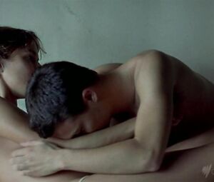 Naked Adriana Ugarte - Castillos de cartΓ³n (3some 2009)