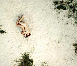 Naked Julia Koschitz - Schweigeminute (2016)
