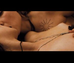 Naked Livia De Bueno Nathalia Dill Paraísos Artificiais (2012) (Paradise)