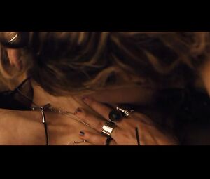 Naked Livia De Bueno Nathalia Dill Paraísos Artificiais (2012) (Paradise)