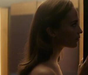 Naked Alicia Vikander and Sonoya Mizuno - EX MACHINA