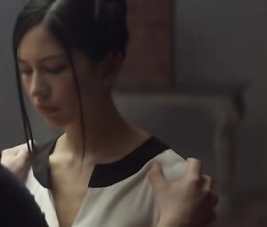 Naked Alicia Vikander and Sonoya Mizuno - EX MACHINA