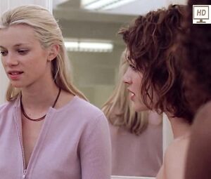 Naked Jaclyn DeSantis & Aliya Campbell naked actresses - Road Trip (2000)