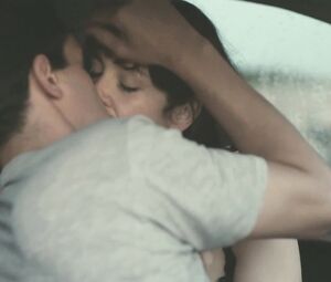 Naked Melanie Lynskey - Hello I Must Be Going (2012) (Sex, Nude)