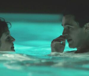 Naked Melanie Lynskey - Hello I Must Be Going (2012) (Sex, Nude)