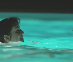 Naked Melanie Lynskey - Hello I Must Be Going (2012) (Sex, Nude)