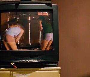 Naked Olivia Munn, Helena Mattsson, Nicole Moore - The Babymakers (2012)