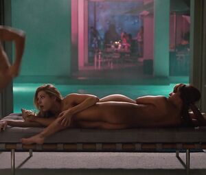 Naked Katheryn Winnick, Jo Newman, Сhristina_Fandino - Love and Other Drugs (2010)