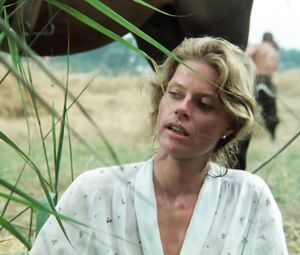 Naked Andrea Jonasson, Corinna Kirchhoff - Das Spinnennetz (1989)