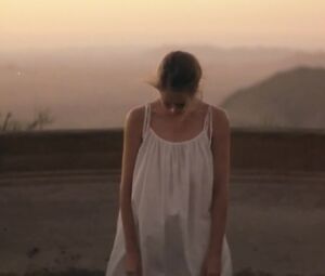 Naked celebs Miranda Otto - Kin (2000)