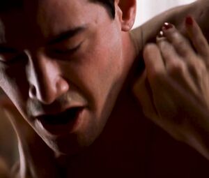 Nude Charlize Theron - THE DEVIL'S ADVOCATE