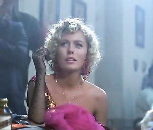 Bikini sex scene Elizabeth Hurley, Patsy Kensit - KILL CRUISE (1990)