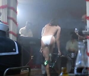 Bikini sex scene Elizabeth Hurley, Patsy Kensit - KILL CRUISE (1990)
