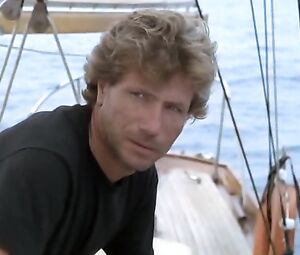Bikini sex scene Elizabeth Hurley, Patsy Kensit - KILL CRUISE (1990)