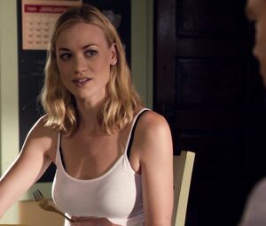 Nudity in TV show Yvonne Strahovski - Dexter, Season 07 (2013)