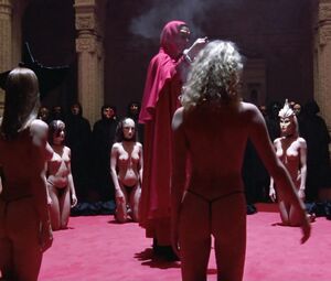 Topless scene Julienne Davis - Eyes Wide Shut (1999)