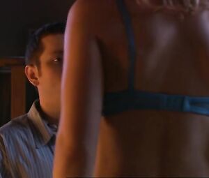 Topless video Kim Poirier, Stefanie von Pfetten – Decoys (2004)